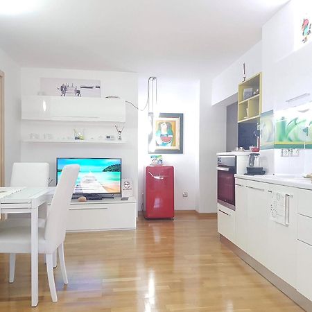 White Dream Suites Iasi Bagian luar foto