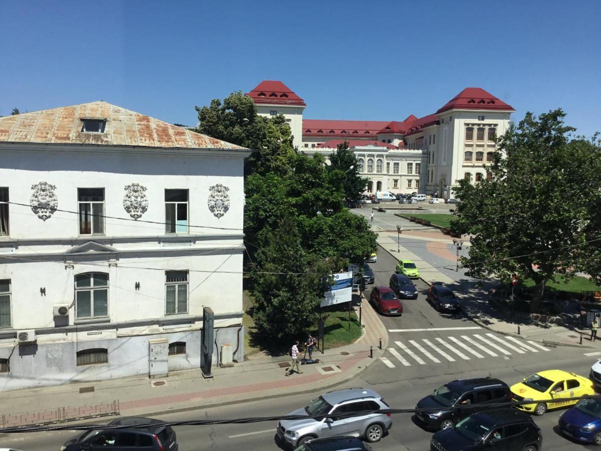 White Dream Suites Iasi Bagian luar foto