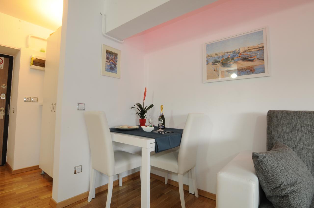 White Dream Suites Iasi Bagian luar foto