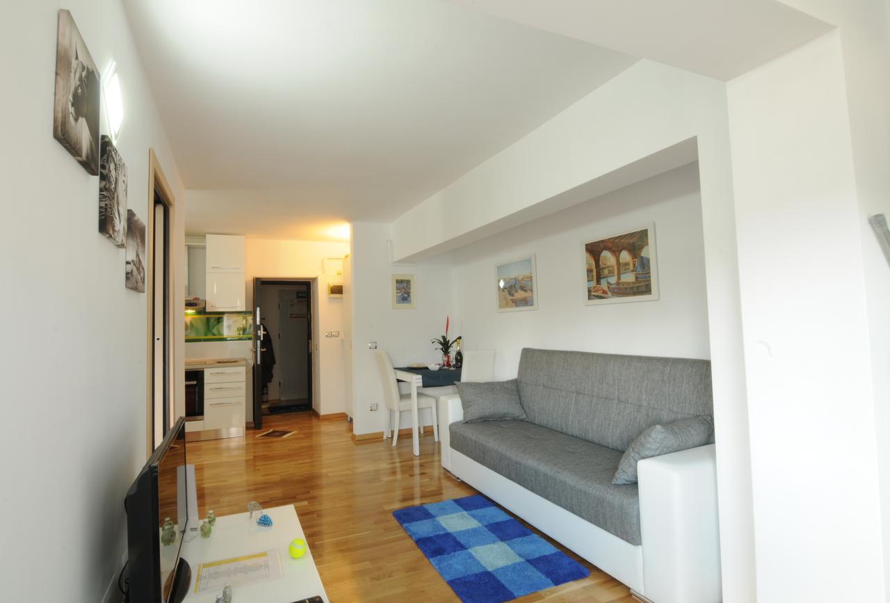 White Dream Suites Iasi Bagian luar foto