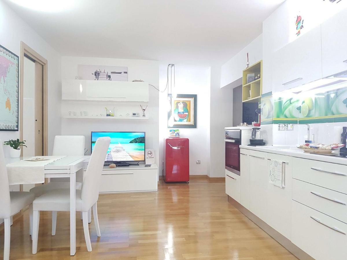 White Dream Suites Iasi Bagian luar foto